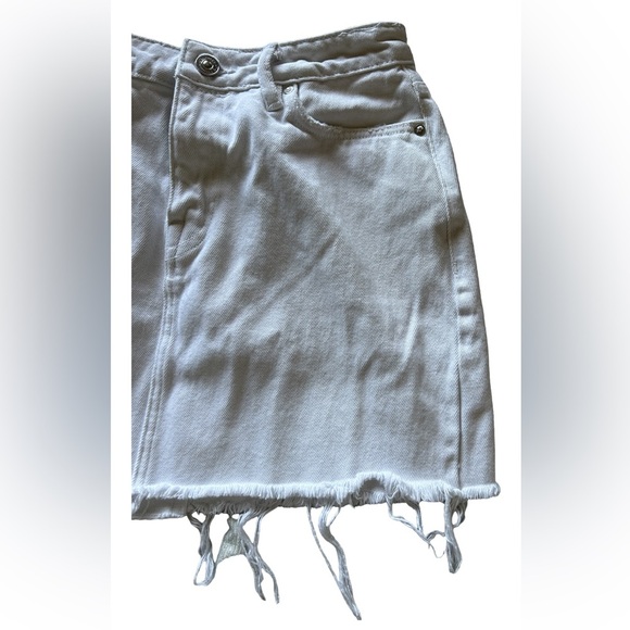 ALLSAINTS Woman’s Small White Ripped Denim Mini Skirt - Picture 3 of 9